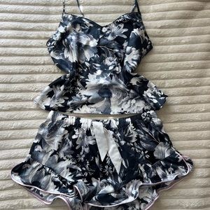 victoria’s secret floral cami/shorts sleep set